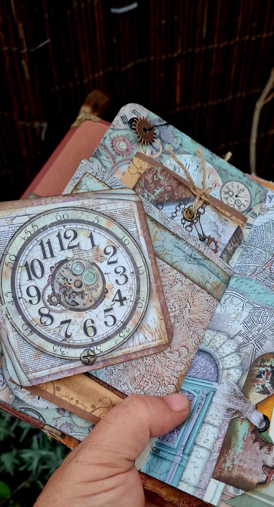 Grimoire steampunk "les rouages du temps"