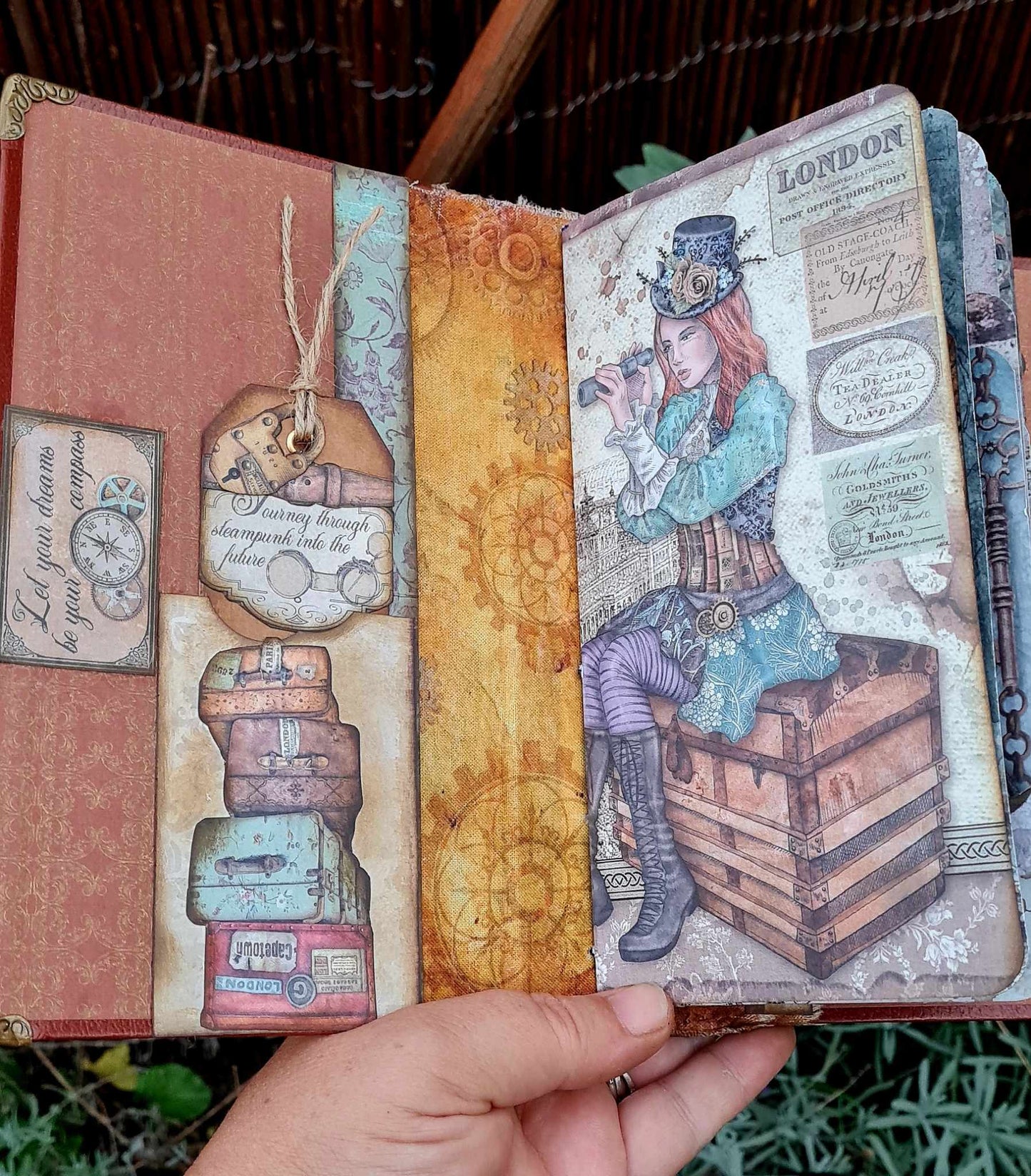 Grimoire steampunk "les rouages du temps"