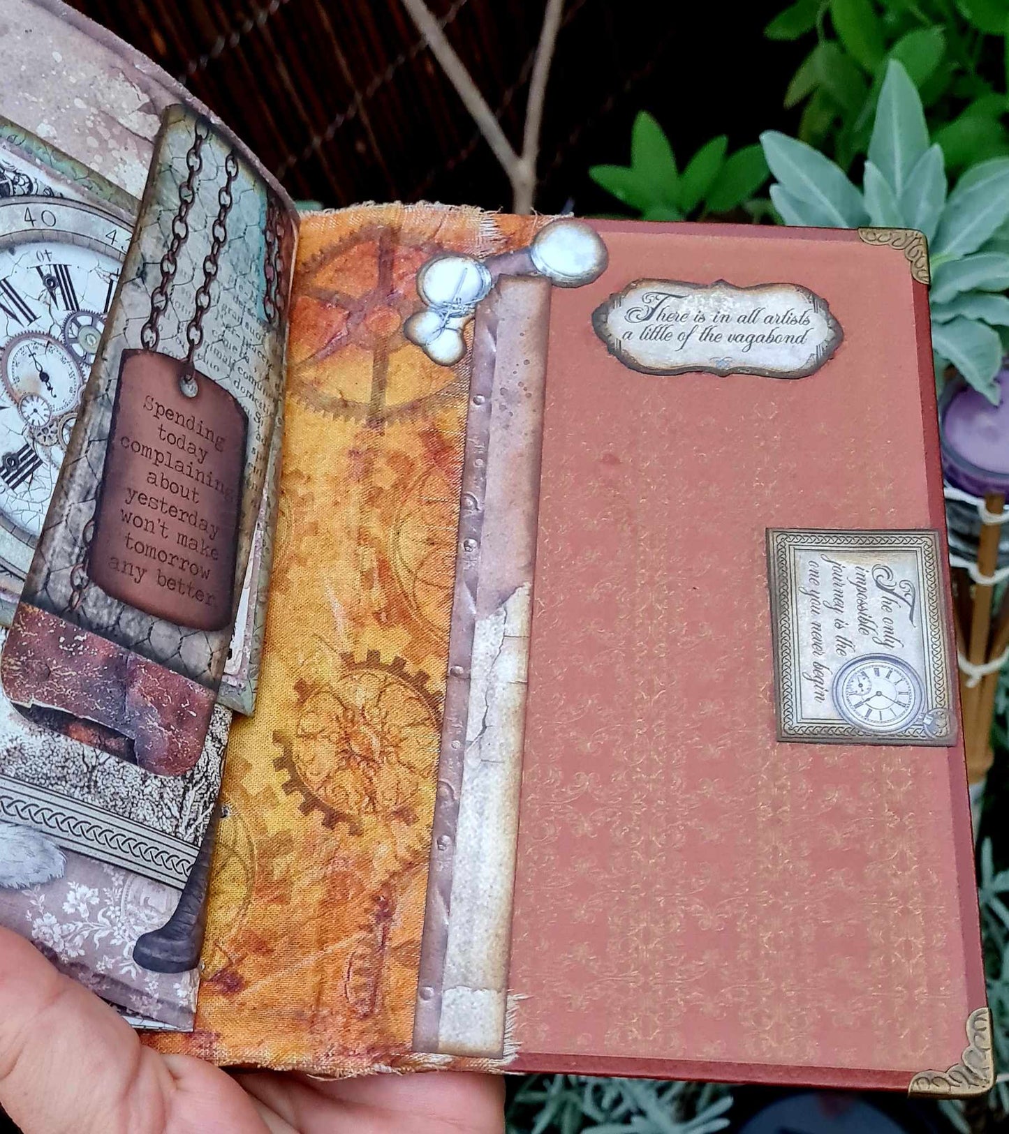 Grimoire steampunk "les rouages du temps"