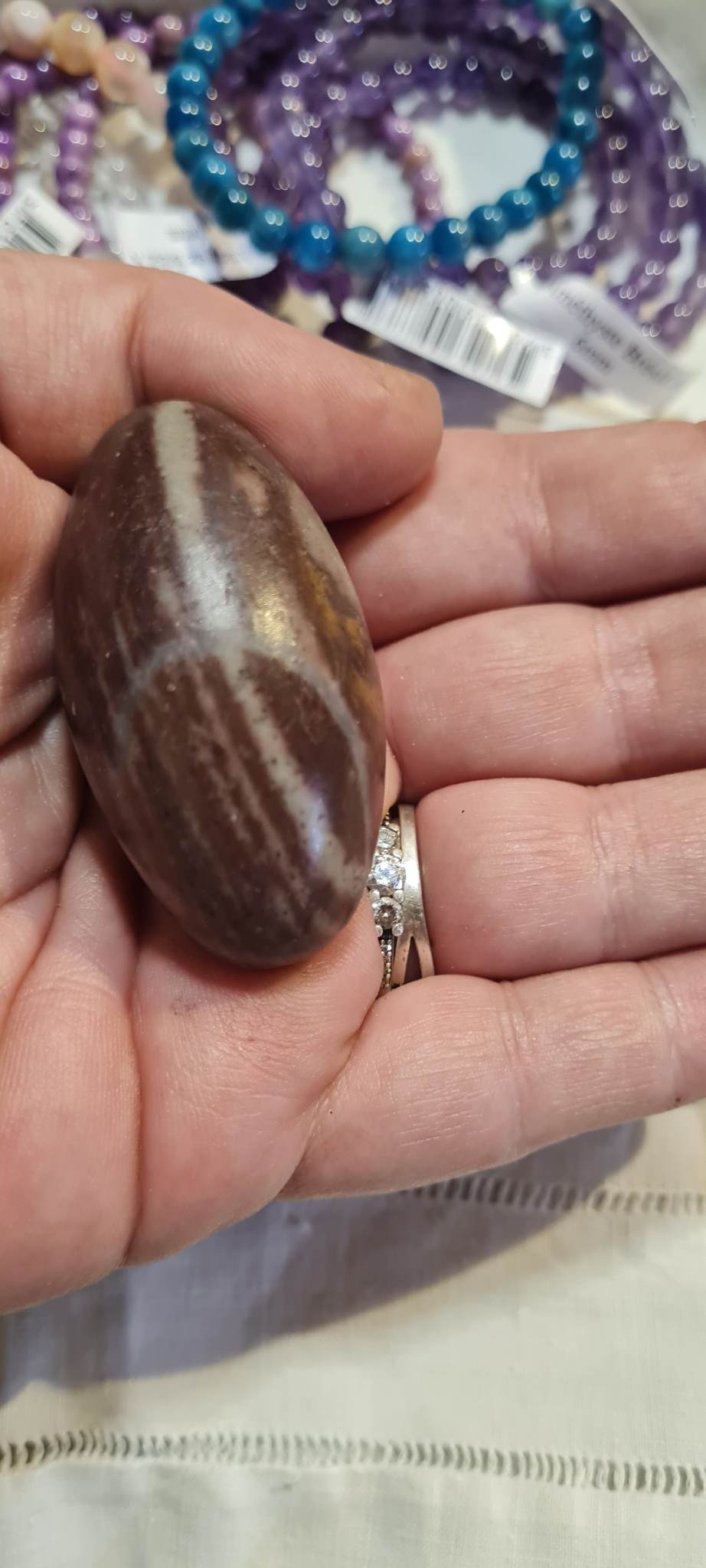 Petite pierre roulée Shiva lingam