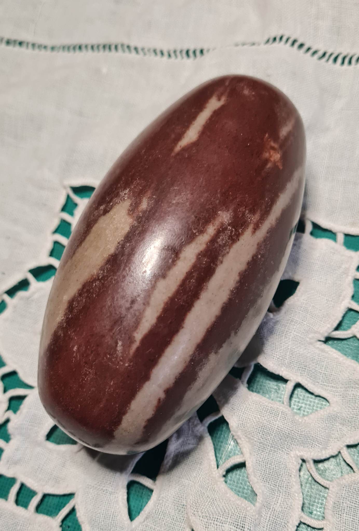 Grande pierre roulée Shiva Lingam